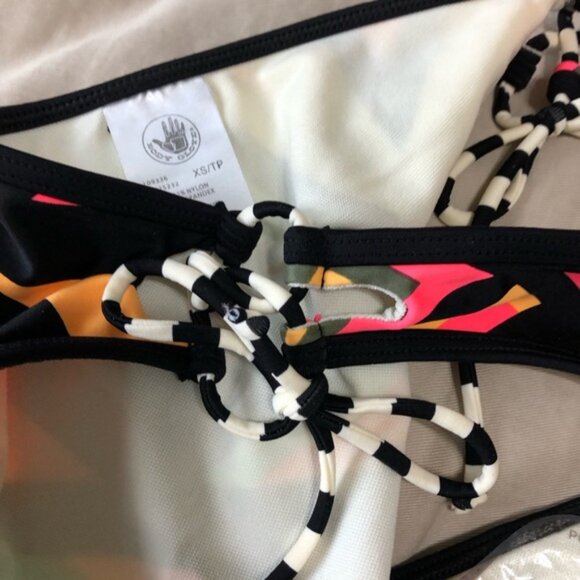 Body Glove Neon Pink Bikini Top with Geometric Bottom small top xsmall bottoms - Picture 9 of 10